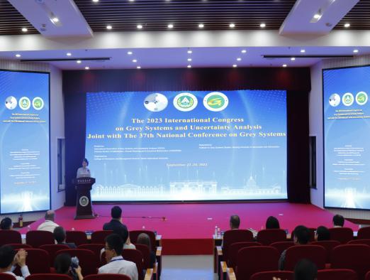 df8f345ece3bb898d063f0bcb98536ed_.jpg 在线纸牌